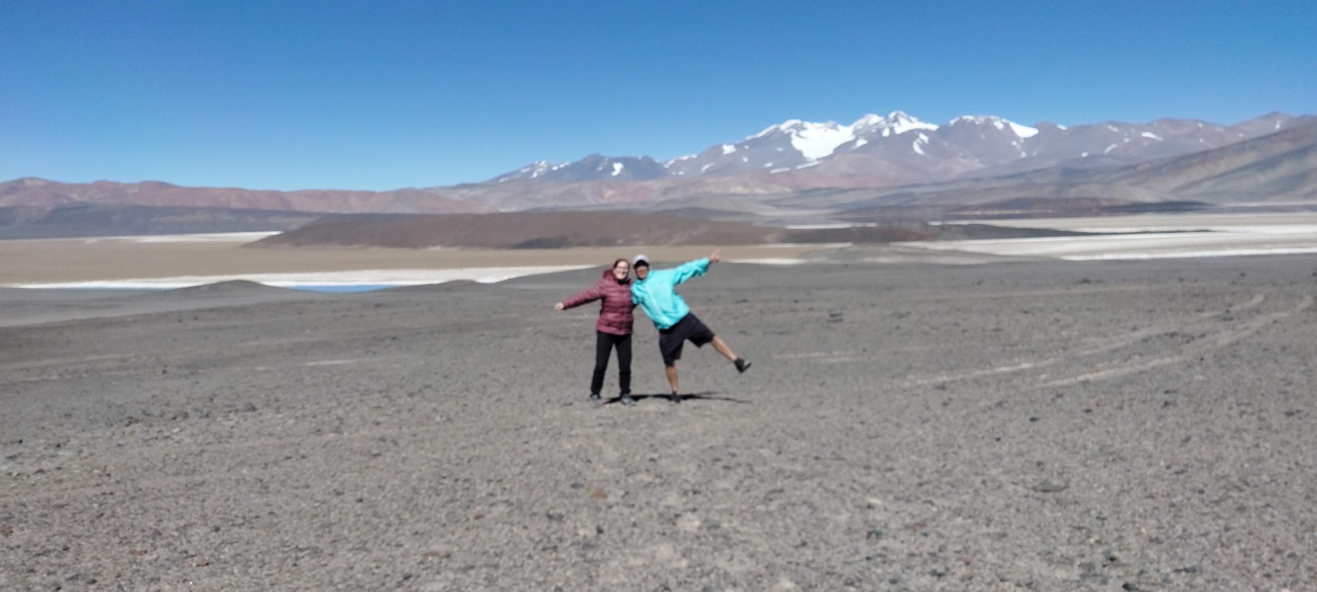Camino al Pissis — el volcán de fondo