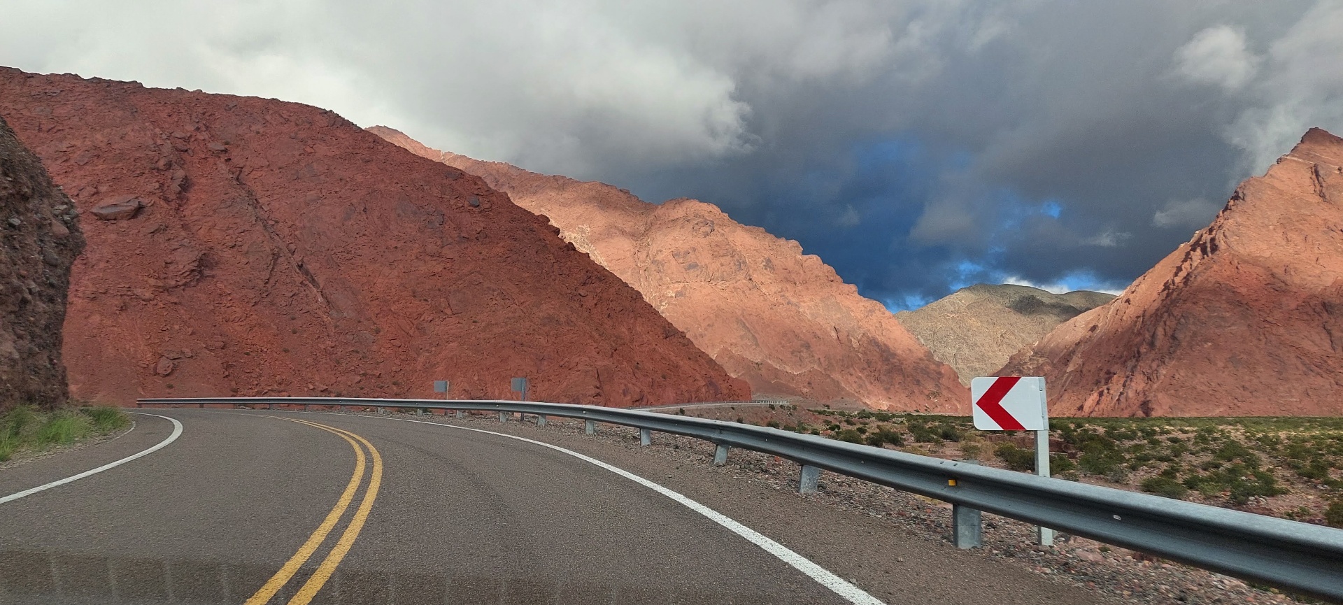 Ruta de los Seismiles — curvas rojas